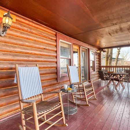Pine Needle By Avantstay Log Cabin W Gorgeous Views Hot Tub Patio Pool Table แกตลิงเบิร์ก ภายนอก รูปภาพ