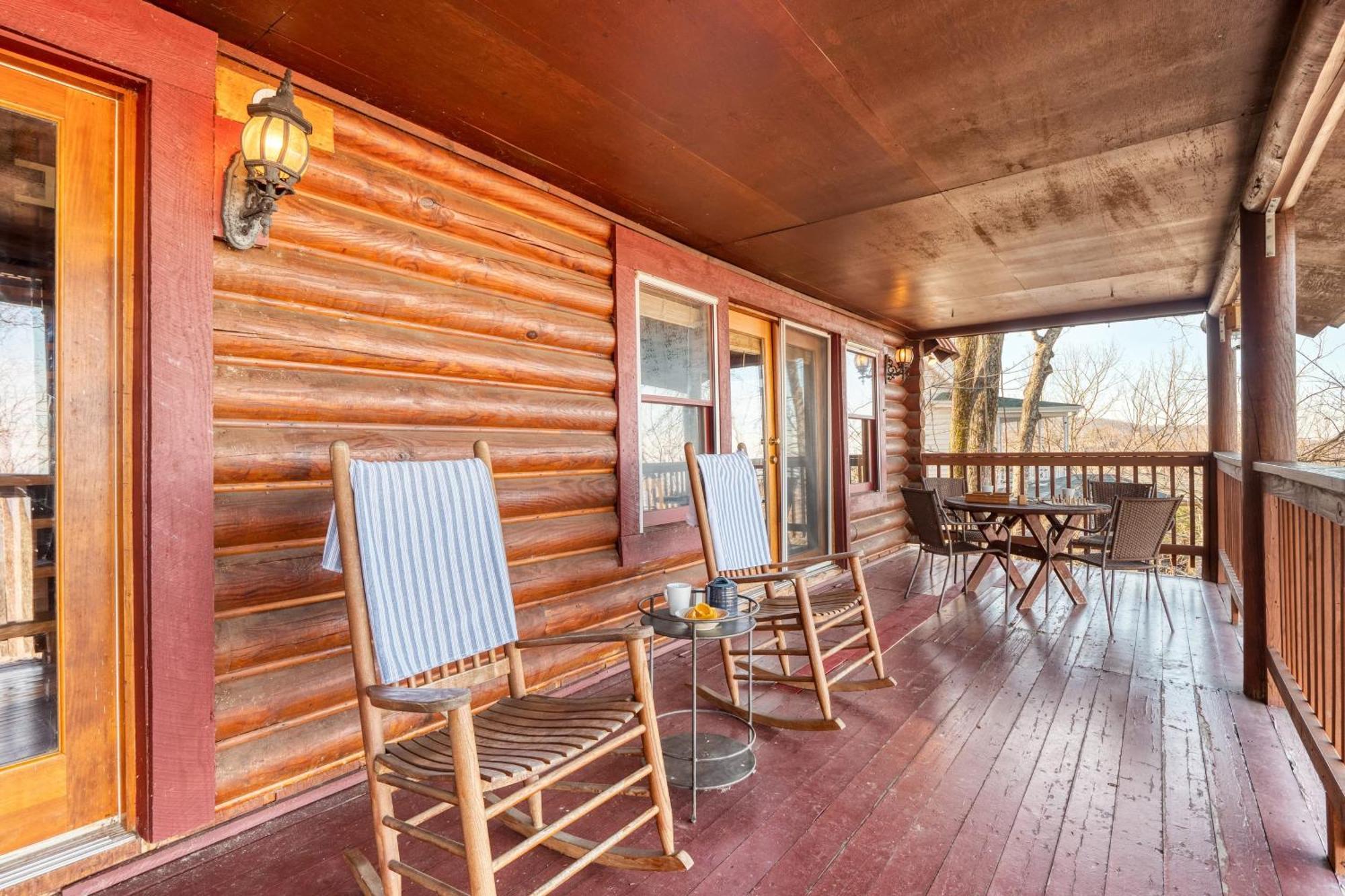 Pine Needle By Avantstay Log Cabin W Gorgeous Views Hot Tub Patio Pool Table แกตลิงเบิร์ก ภายนอก รูปภาพ