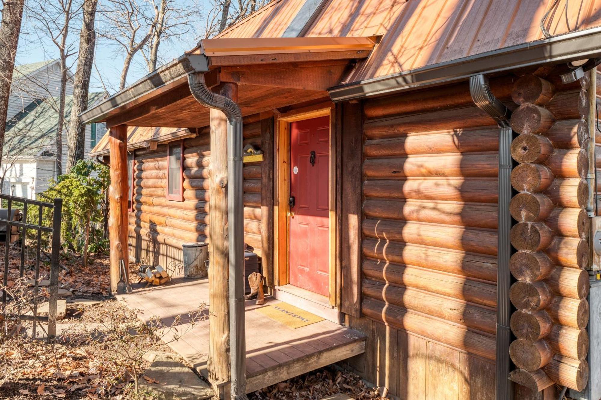 Pine Needle By Avantstay Log Cabin W Gorgeous Views Hot Tub Patio Pool Table แกตลิงเบิร์ก ภายนอก รูปภาพ